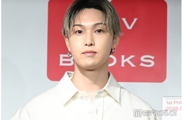 1st写真集「LIVING FOR」刊行イベントに登壇した堀夏喜(C)モデルプレス
