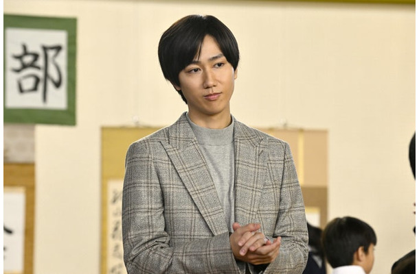 阿部亮平（C）2026映画『君のクイズ』製作委員会