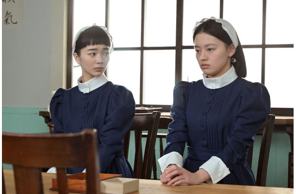 見上愛、上坂樹里「風、薫る」第40話(C)NHK