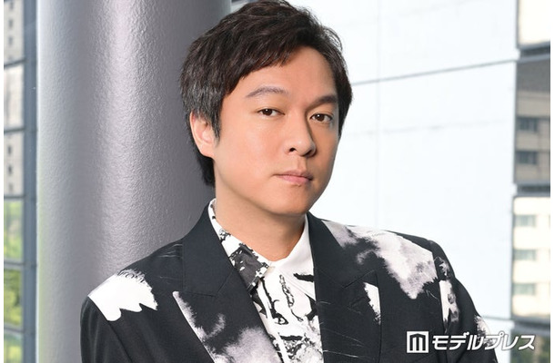 モデルプレスのインタビューに応じた丸山隆平（C）モデルプレス