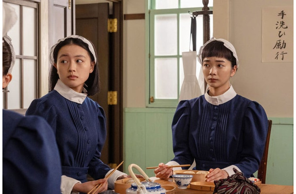 上坂樹里、見上愛「風、薫る」第48話(C)NHK