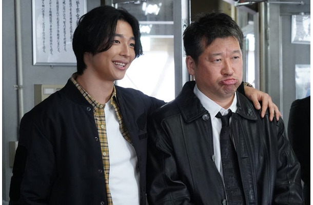 LUKE、佐藤二朗「夫婦別姓刑事」(C)フジテレビ