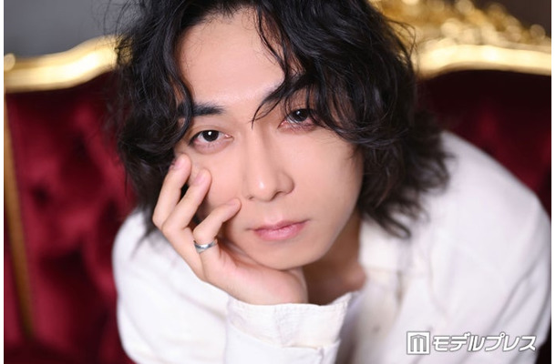 モデルプレスのインタビューに応じた渋谷謙人(C)モデルプレス