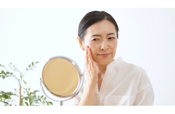 「炎天下で見苦しい!」アラフォーの「夏のオバ見え」を加速する危険コスメとは【猛暑日編】
