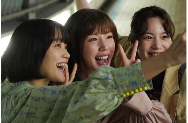 深川麻衣、仲里依紗、のん「Tokyo middle 30」第1話(C)フジテレビ
