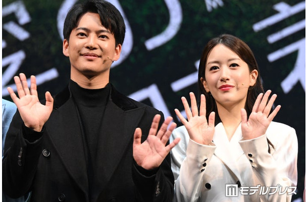 三山凌輝、花乃まりあ(C)モデルプレス