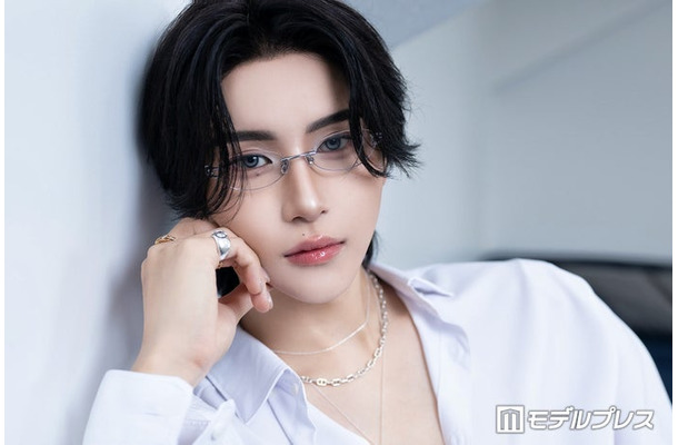 モデルプレスのインタビューに応じたGYUTAE(C)モデルプレス