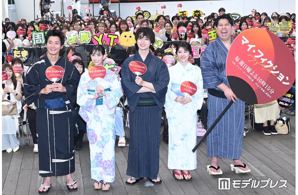 イベントに出席した(左から)野村周平、森川葵、玉森裕太、宮澤エマ、ジャンボたかお(C)モデルプレス