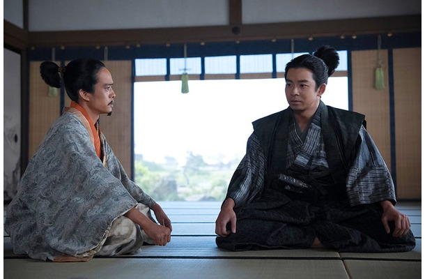 池松壮亮、仲野太賀「豊臣兄弟!」第30話(C)NHK