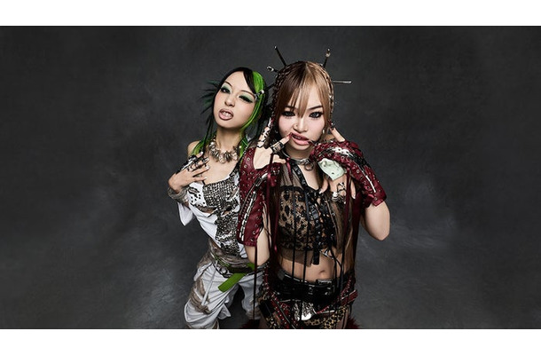 KOKONA、ASHA/TAKARA(提供写真)