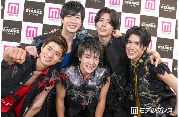 BOYS AND MEN／（後列左から）田村侑久、吉原雅斗（前列左から）辻本達規、本田剛文、平松賢人（C）モデルプレス