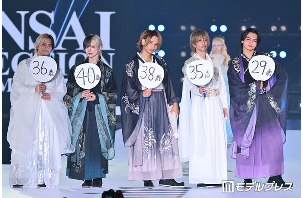 リアルピース/(左から)かちょー、こぺ、かずぅ、こーた、なお(C)モデルプレス