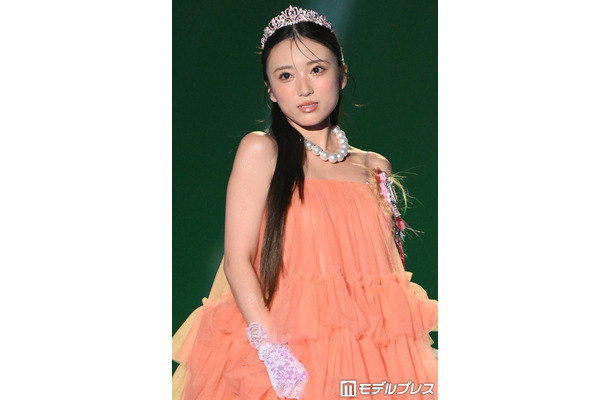 矢吹奈子(C)モデルプレス