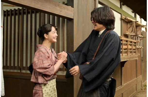 見上愛、佐野晶哉「風、薫る」第102話(C)NHK