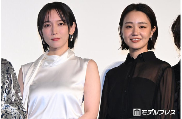 「シャドウワーク」完成披露上映会に出席した吉岡里帆、奈緒（C）モデルプレス
