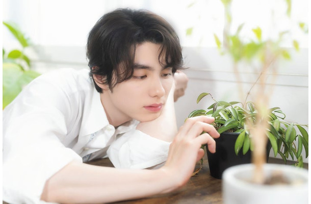 本田響矢「モデルプレスカウントダウンマガジン vol.13」(東京ニュース通信社刊)写真:野間憲治