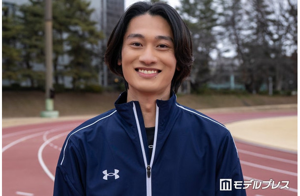 インタビューに応じた浅野竣哉(C)モデルプレス