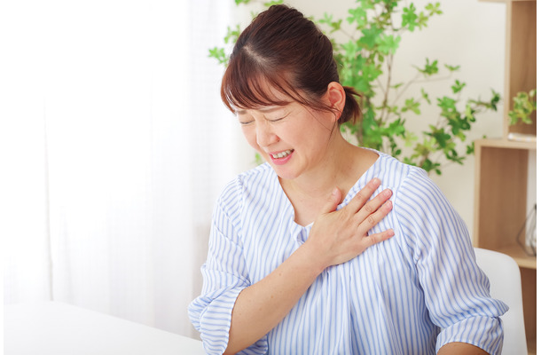 子育てと仕事に「更年期」が重なる40代。ホットフラッシュと動悸の毎日。「わかってはいるけれど、正直つらい」【100人の更年期・リバイバル】