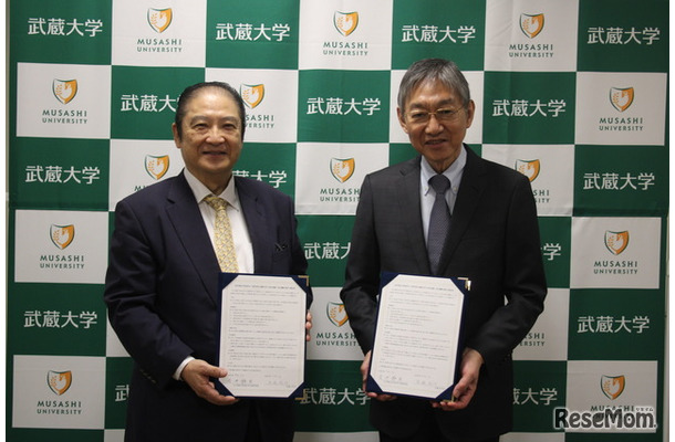 （左から）文化学園大学杉並中学・高等学校青井校長、武蔵大学髙橋学長