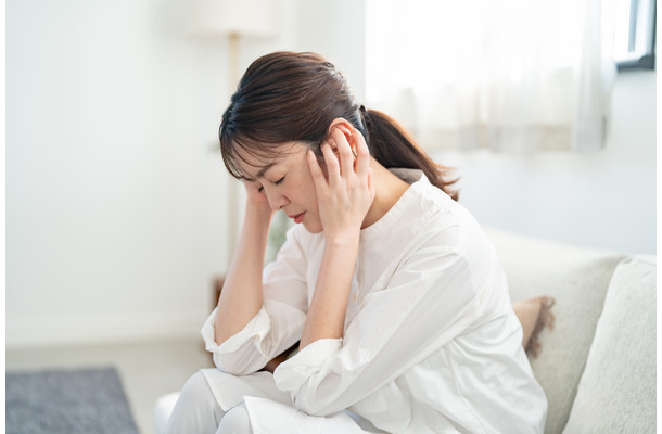 「まさかダブル介護!?」仕事中、高齢母から「足が動かなくなった」との電話に嫌な予感が。そして80歳父に起きた「信じがたい異変」【100人の介護】