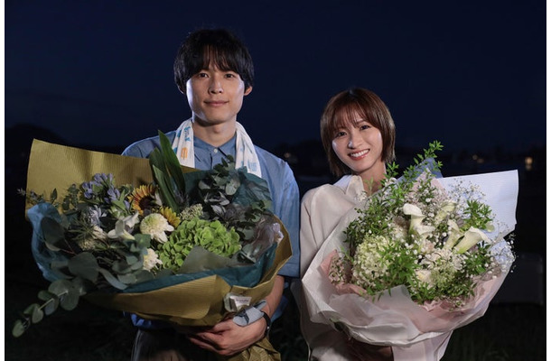 松村北斗、岡崎紗絵（C）日本テレビ
