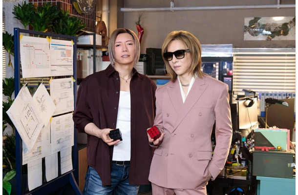 (左から)GACKT、YOSHIKI(C)フジテレビ
