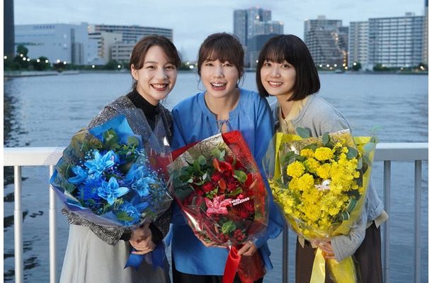 のん、仲里依紗、深川麻衣（C）フジテレビ