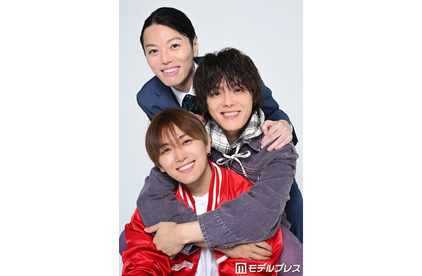 (上から)室たつき、室龍太、室将也(C)モデルプレス
