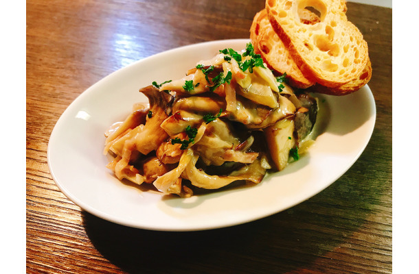 簡単なのに美味しすぎる!「きのこのクリーム煮」そのままでも、パスタに絡めても【シェフのテク】