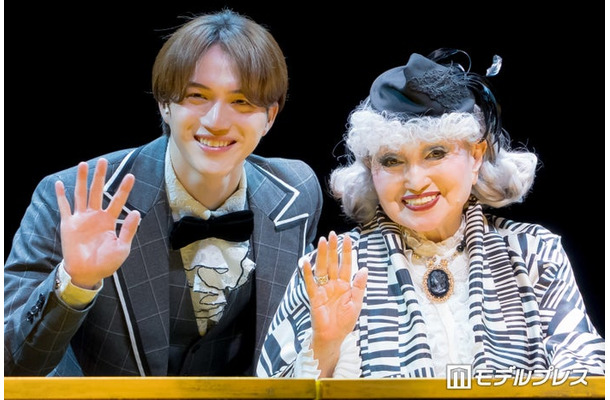 「ハロルドとモード」ゲネプロ取材会に出席した岩崎大昇、黒柳徹子(C)モデルプレス