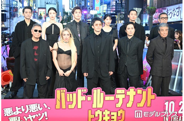 (上段左から)村上淳、向里祐香、岩田剛典、西野七瀬、野村周平、中野英雄(下段左から)三池崇史監督、リヴ・モーガン、小栗旬、間宮祥太朗、舘ひろし(C)モデルプレス