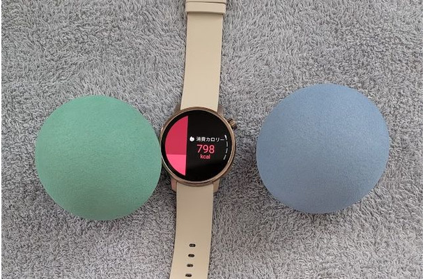「みんなApple Watch? 私、シャープなんだけど」付けっぱなしでカロリーを自動記録する“近未来スマートウォッチ”でズボラ体重管理