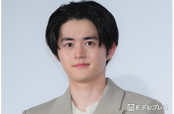 「ファーストボイス」初日舞台挨拶に出席した鈴鹿央士(C)モデルプレス
