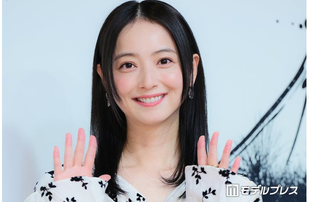 「Natural」発売記念会見に出席した佐々木希(C)モデルプレス