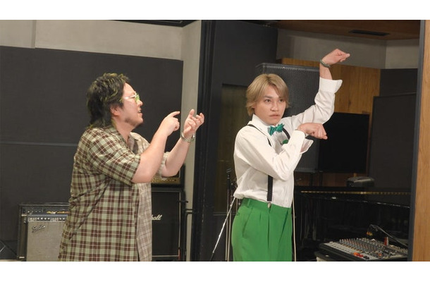 こっちのけんと、二階堂高嗣(C)blowout Music Labels