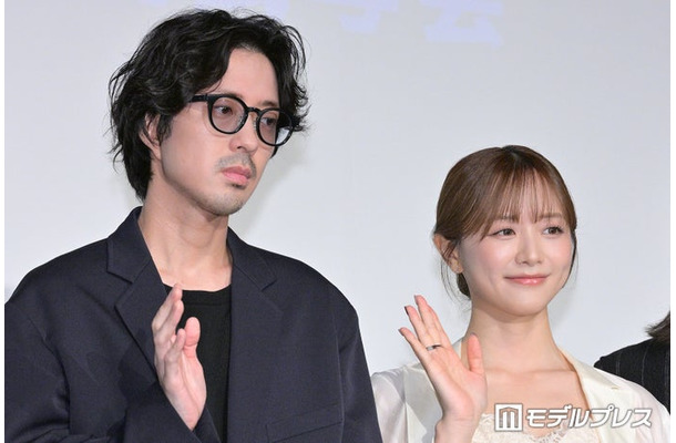「てんてん ずっと独身でいるつもり?」完成披露特別試写会に登場した若葉竜也、森香澄(C)モデルプレス