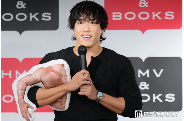 ファースト写真集『1000%』取材会に出席した中務裕太(C)モデルプレス