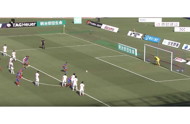 クセ強め！FC東京のD・オリヴェイラ、PKの「駆け引き」が上手すぎる