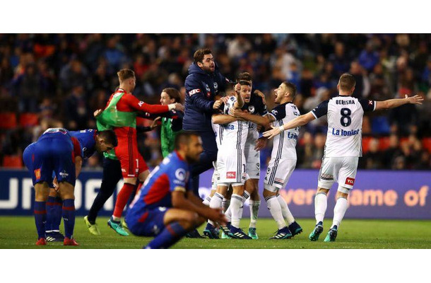W杯では大丈夫か…決勝戦なのに「VAR故障」！疑惑のゴールを生む