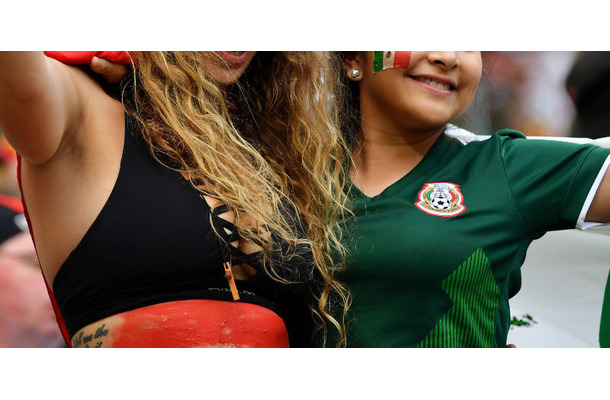 W杯でドイツ撃破！メキシコ代表選手の「Youtuber彼女」がカワイすぎる！