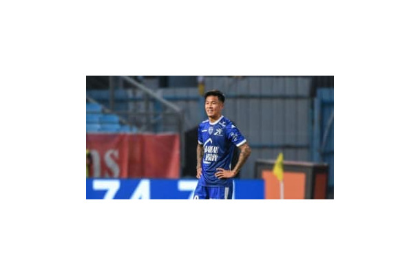 似てるかな…本田圭佑、S・ランスに移籍した韓国人FWと間違われる
