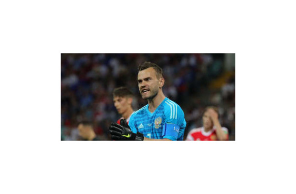 W杯のロシア8強GKアキンフェエフ、32歳で代表引退を発表