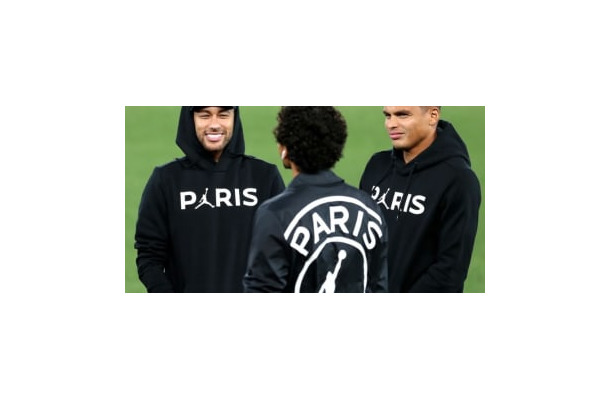 「PSG×ジョーダン」のコラボアイテム、ネイマールやエンバペらが着る！画像で見よう