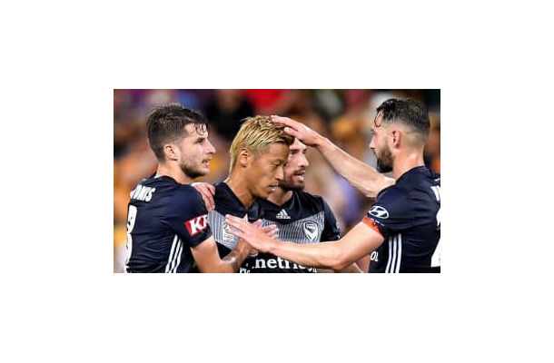 本田圭佑、超冷静PKでまたゴール！「疑惑のファウル」にも動じず