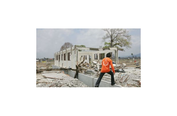 リヴァプール、インドネシア津波に200万円を寄付…オークションで