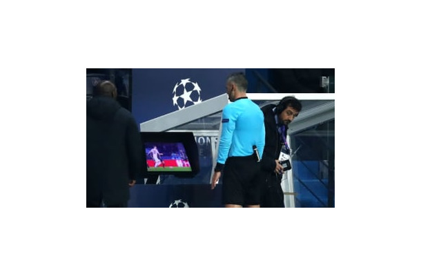 CLで物議を醸した「VAR」をUEFAが解説　映像と一緒に見てみる