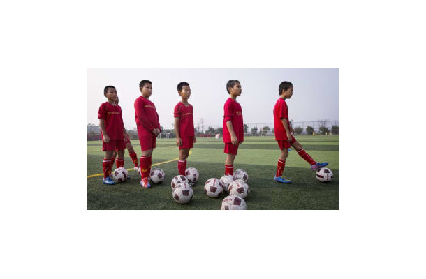中国、本気だぜ…「サッカー幼稚園」を全国に設立へ