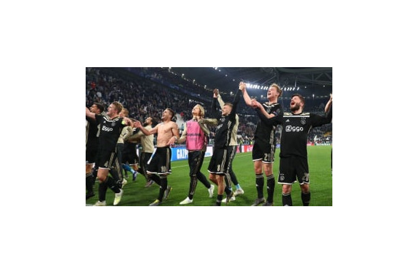 オランダが本気だ！アヤックスのCLベスト4進出で、全試合を延期に