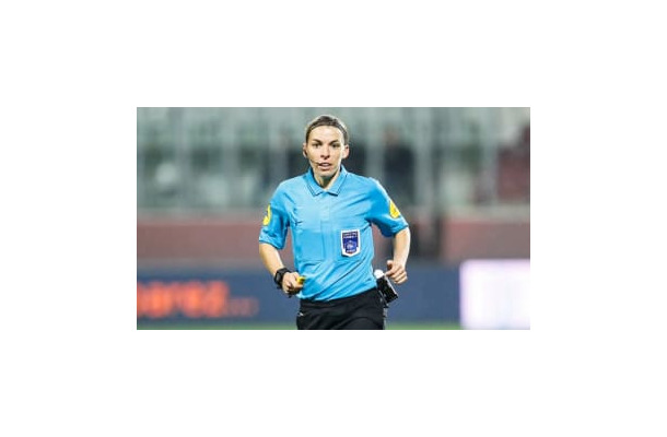 初の女性主審、フランス1部で誕生へ！ヤングなでしこ優勝戦も担当