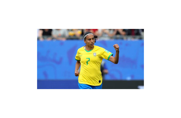 女子W杯開幕！ブラジル代表は女子選手もこんなにウマい